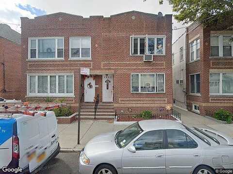 68Th, GLENDALE, NY 11385