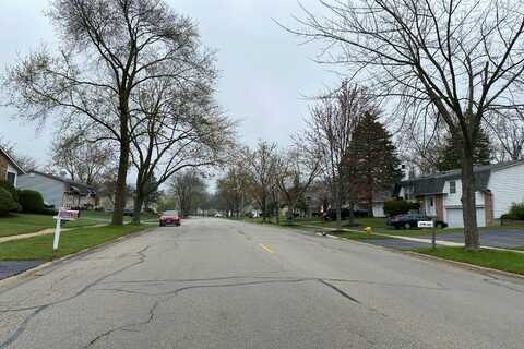 Pinecrest, BOLINGBROOK, IL 60440