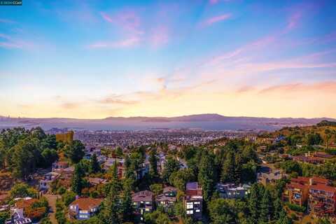 7039 Buckingham Blvd, Berkeley, CA 94705
