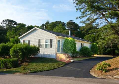 35 Headlands Drive, Plymouth, MA 02360