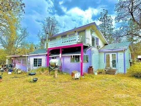 86 Center St, Hayfork, CA 96041