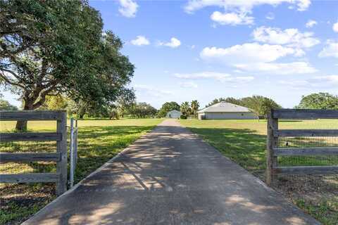 605 Silver Creek, Sinton, TX 78387