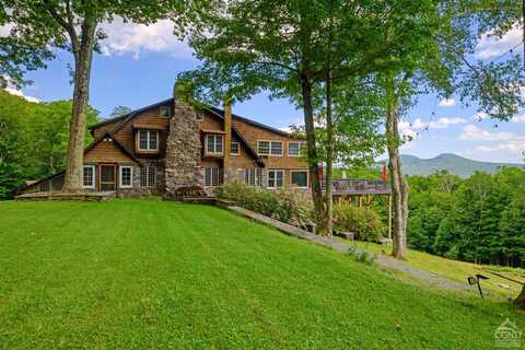 863 Route 25, Tannersville, NY 12485