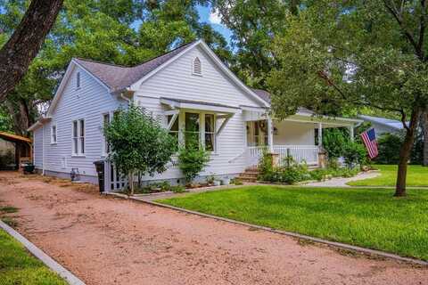 108 Morse St, Fredericksburg, TX 78624