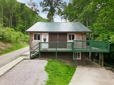 453 Slabtown Hollow Road, Viper, KY 41701