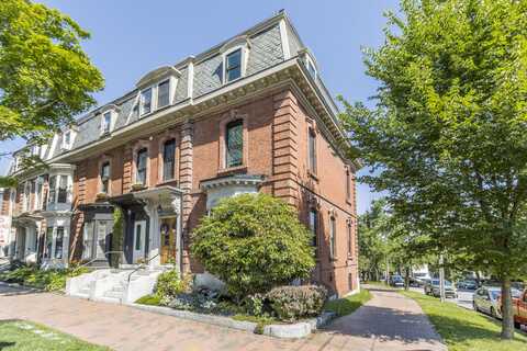 33 Deering Street, Portland, ME 04101