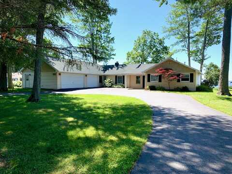 12225 E Houghton Lake Drive, Houghton Lake, MI 48629