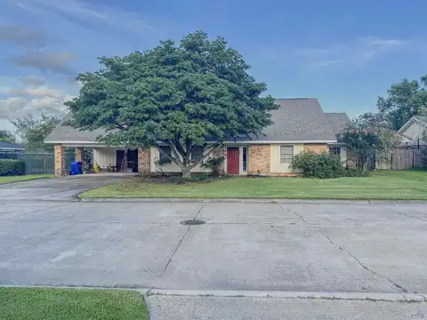 403 St. John, Thibodaux, LA 70301