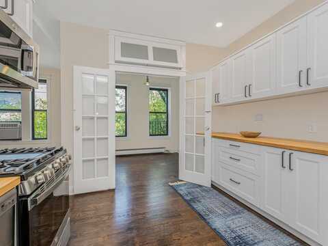 7115 3rd Avenue, Brooklyn, NY 11209