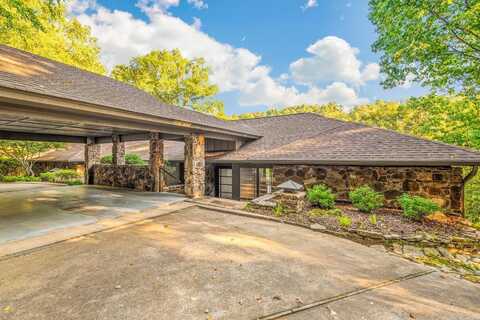 26 Kingston Drive, Little Rock, AR 72227