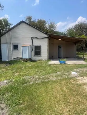 305 W 3rd Street, Alice, TX 78332