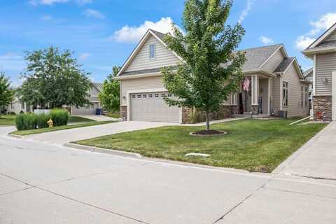 645 65th Place, West Des Moines, IA 50266