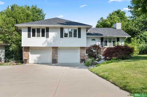 1027 Fawn Parkway, Omaha, NE 68154