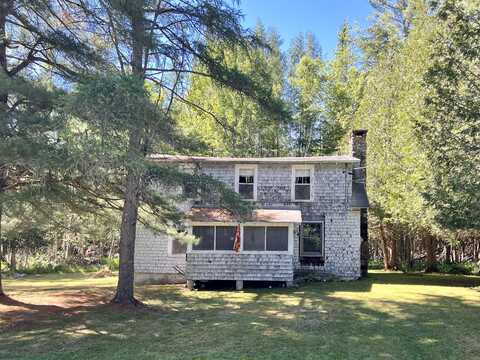 8 Chellis Road, Long Lake, NY 12847