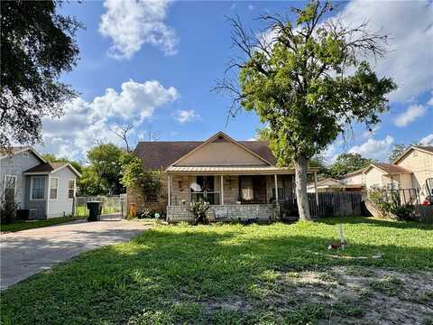 727 Glendale Street, Alice, TX 78332