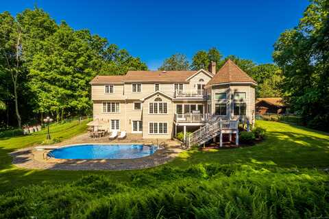 723 Laurie Lane, Orange, CT 06477