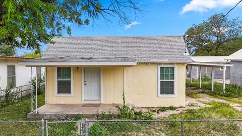 606 Esquivel, Del Rio, TX 78840