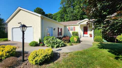 7 Paint Brush Path, Montville, CT 06382