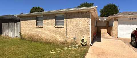 517 Pine Avenue, Dumas, TX 79029