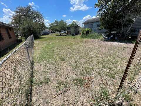 419 Washington Avenue, Robstown, TX 78380