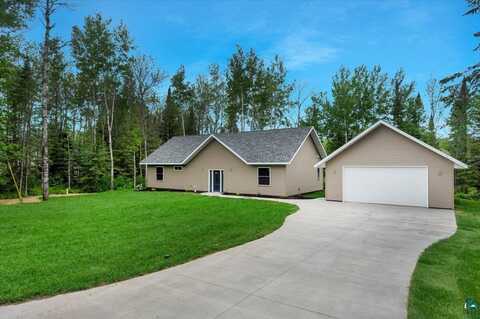 27 W Riverside Rd, Esko, MN 55733