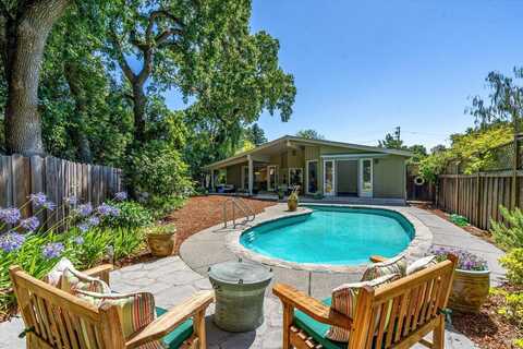 645 Austin Avenue, Sonoma, CA 95476