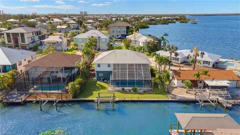 260 Curlew, FORT MYERS BEACH, FL 33931