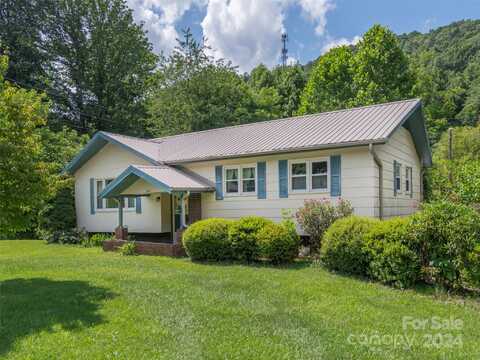 1618 Old Balsam Road, Waynesville, NC 28786