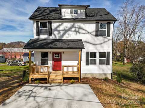 913 Seventh Avenue W, Hendersonville, NC 28791