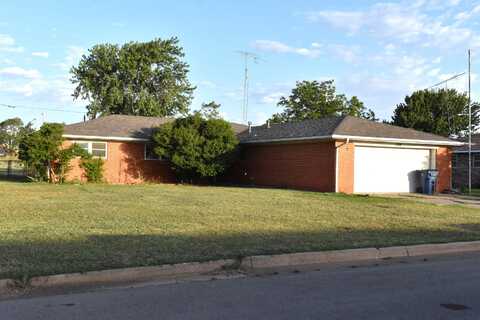 104 N Phillips St, Okeene, OK 73763