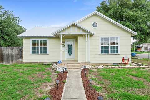 811 E Clare Street, Beeville, TX 78102