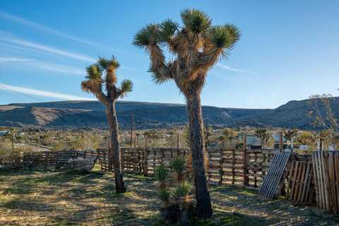 4 Jemez Trail, Yucca Valley, CA 92284