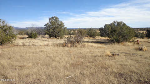 N Trackside Trail Lane, Ash Fork, AZ 86320