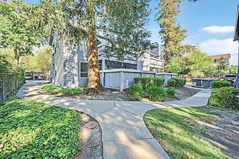 Cross Creek Cir, Dublin, CA 94568