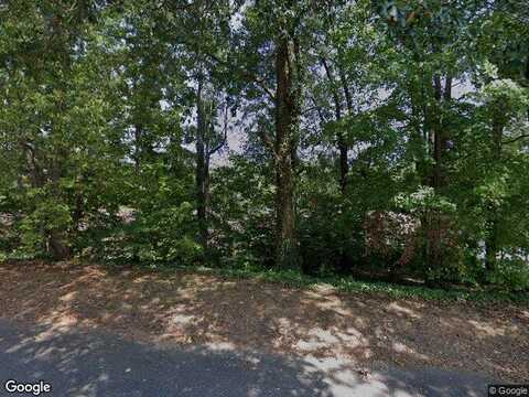 11Th Street, HICKORY, NC 28601