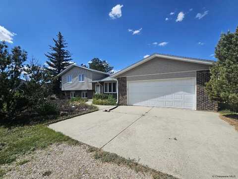 7810 COX RD, Cheyenne, WY 82009