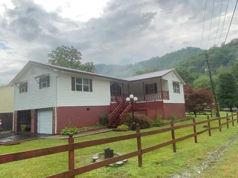 98 Mocha Dr, Kermit, WV 25674