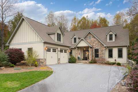 471 Pinnacle Peak Lane, Flat Rock, NC 28731