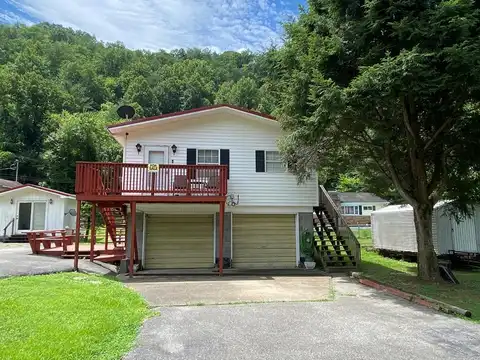 84 Anna Laura Ave, Delbarton, WV 25670