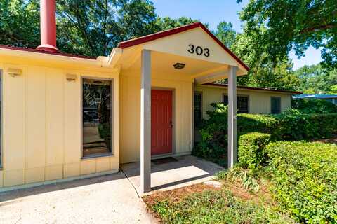 303 Washington Avenue, Valparaiso, FL 32580