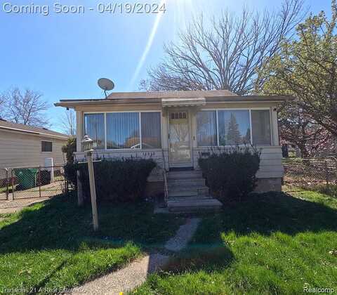 Collinson, EASTPOINTE, MI 48021