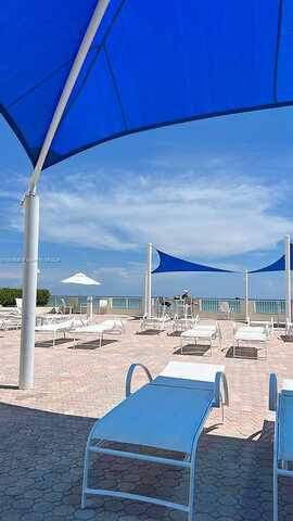 Ocean, HALLANDALE BEACH, FL 33009