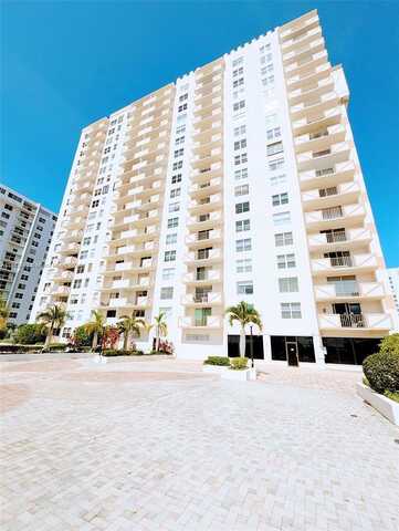 Ocean, HALLANDALE BEACH, FL 33009