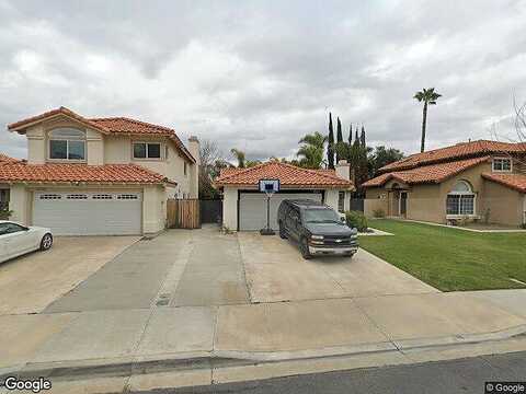 Via Las Lomas, MURRIETA, CA 92562