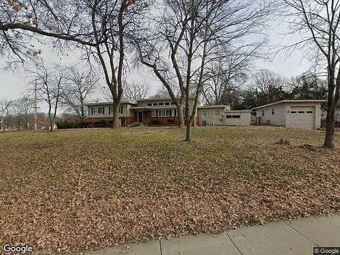 Crysler, INDEPENDENCE, MO 64055