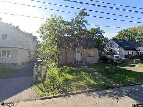 16Th, WYANDANCH, NY 11798