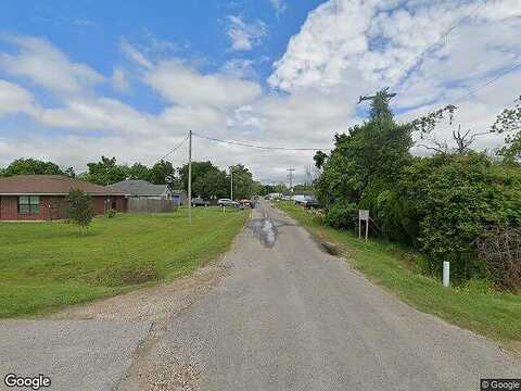 E Travis Cherry St, BRAZORIA, TX 77422