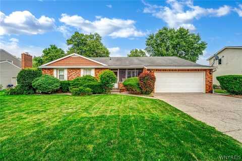 121 Regency Drive, Grand Island, NY 14072