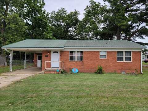 908 Block St, Wynne, AR 72396