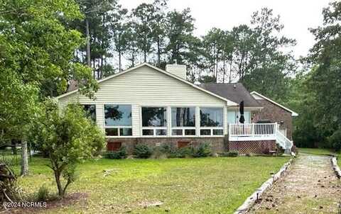 82 Spinnaker Point Road N, Oriental, NC 28571